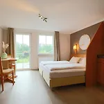 Ξενοδοχείο Hofgut Langenborn Wohnen Auf Zeit Moeblierte Aschaffenburg Alzenau Frankfurt 3*