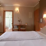 Hofgut Langenborn Wohnen Auf Zeit Moeblierte Aschaffenburg Alzenau Frankfurt 3*