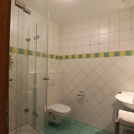 Hofgut Langenborn Wohnen Auf Zeit Moeblierte Aschaffenburg Alzenau Frankfurt Hotel Schollkrippen