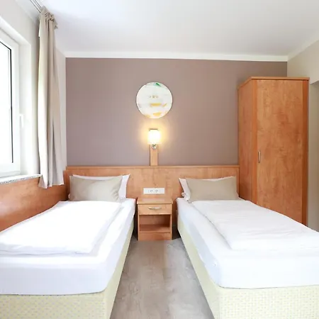 Hofgut Langenborn Wohnen Auf Zeit Moeblierte Aschaffenburg Alzenau Frankfurt 3* Schollkrippen