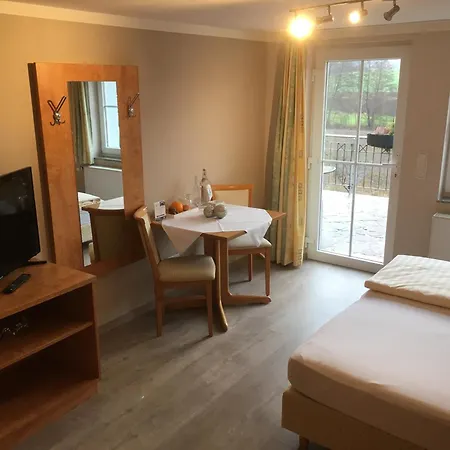Hofgut Langenborn Wohnen Auf Zeit Moeblierte Aschaffenburg Alzenau Frankfurt 3* Schollkrippen