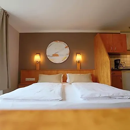 Hofgut Langenborn Wohnen Auf Zeit Moeblierte Aschaffenburg Alzenau Frankfurt فندق 3*