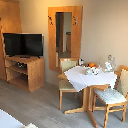 Hofgut Langenborn Wohnen Auf Zeit Moeblierte Aschaffenburg Alzenau Frankfurt 3* Schollkrippen